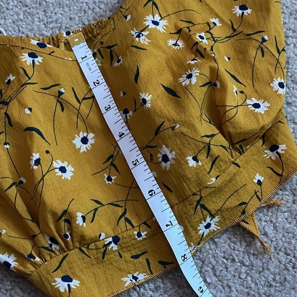 “FancyQube Cropped floral top size small” - Picture 6 of 6